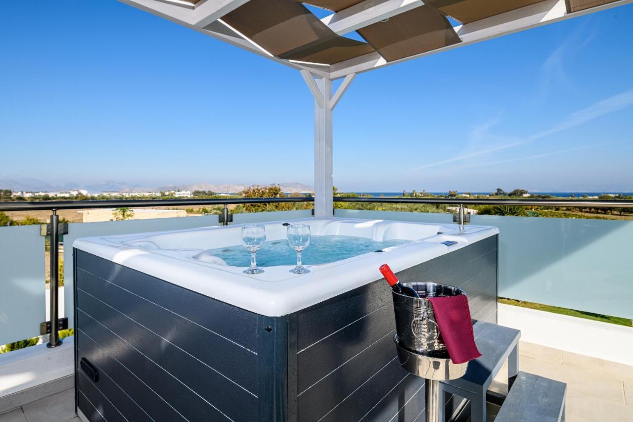 Tigaki Asteria Pearl Villa 2 With Rooftop Jacuzzi מראה חיצוני תמונה