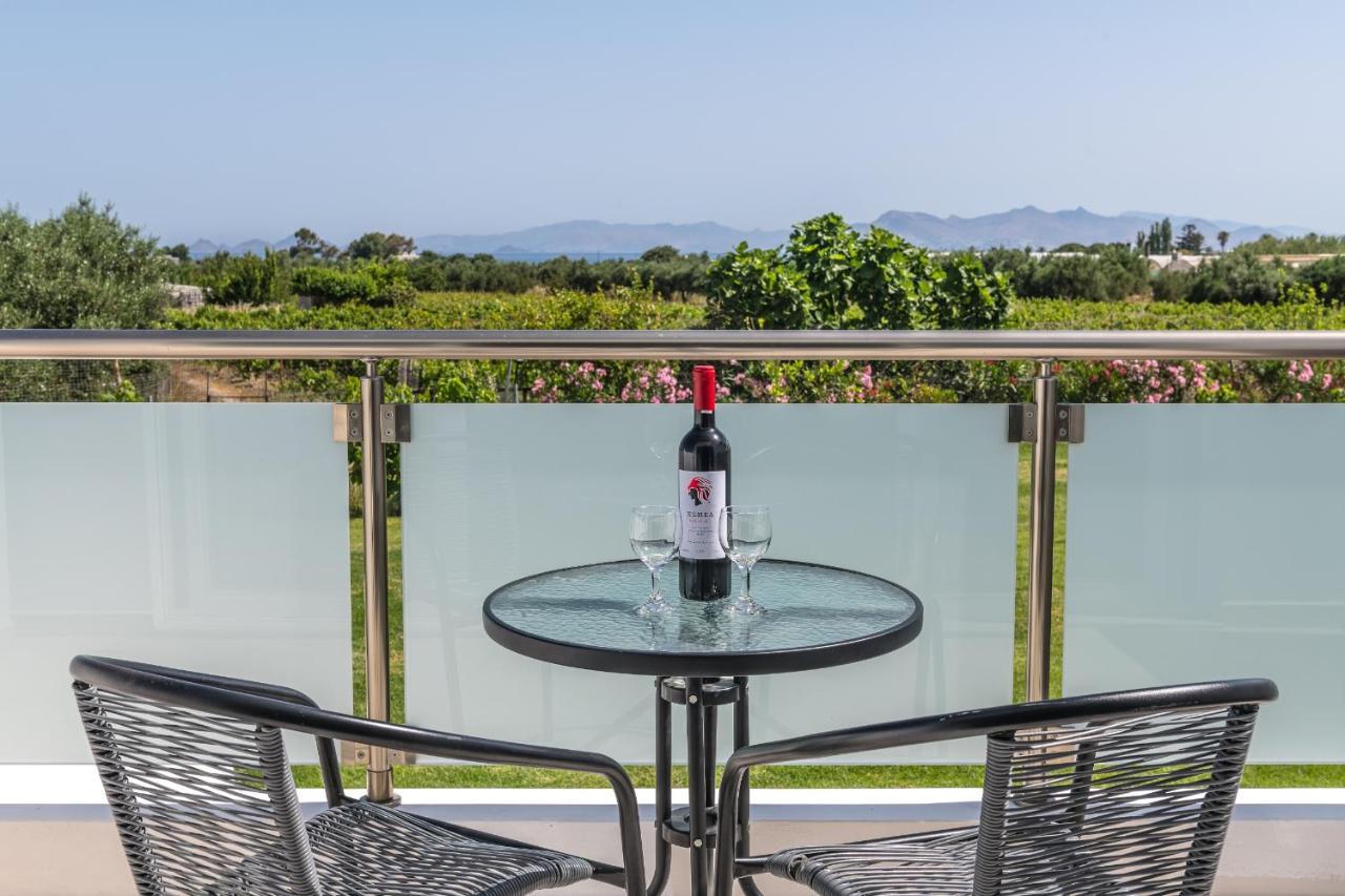 Tigaki Asteria Pearl Villa 2 With Rooftop Jacuzzi מראה חיצוני תמונה